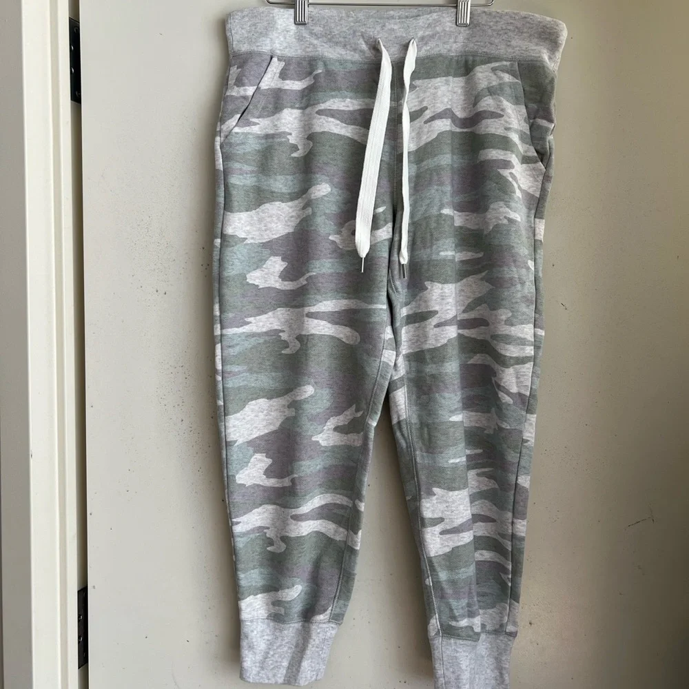Aerie Camo Drawstring Joggers - Picture 4 of 7